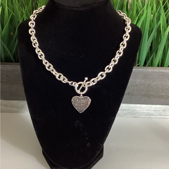 SILVER HEART PAPERCLIPS FASHION NECKLACE - Picture 10 of 11